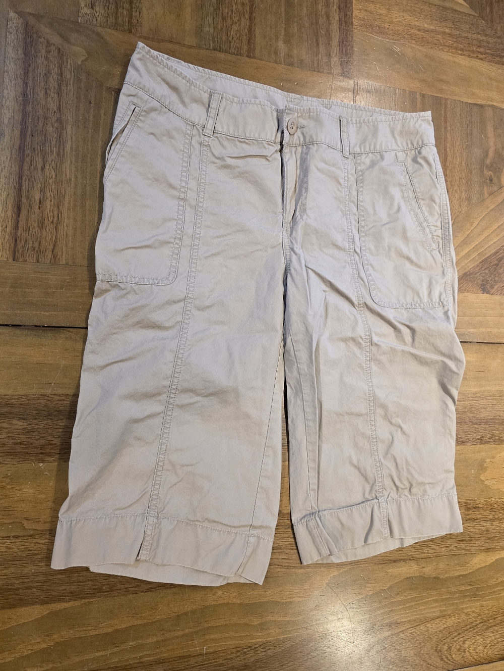 The North Face Bermuda Tan Hiking Shorts Sz XXL Slash Pockets Button Up